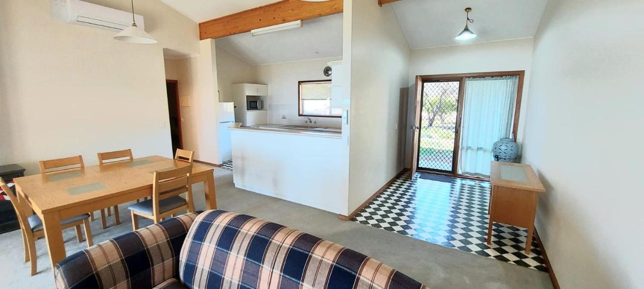 Barmera Lake Resort Motel Extérieur photo
